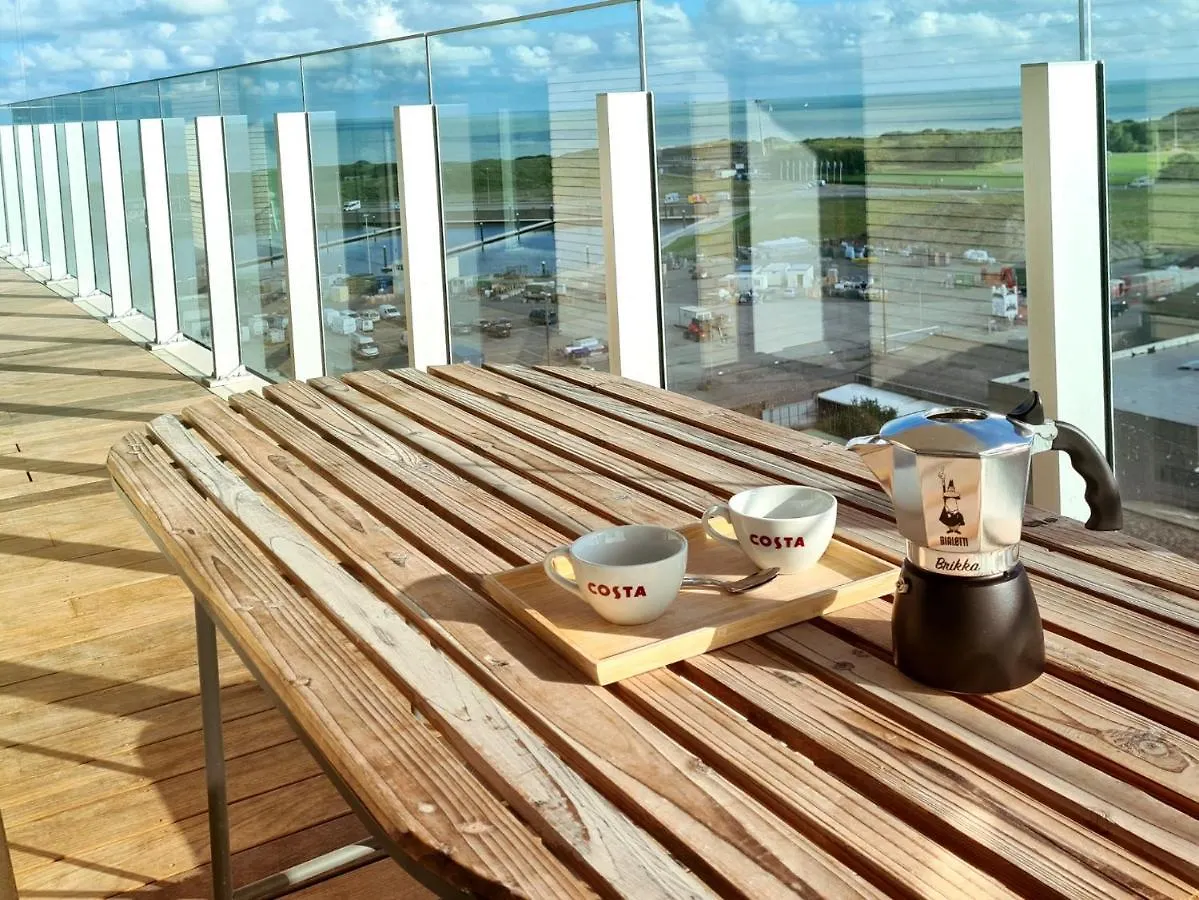 Central Park Tower Sea View Residence With Pool And Gym Ostend